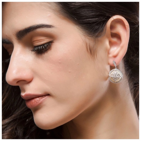 Swarovski Crystals The Frilla Pearl Earrings - Picture 4 of 6